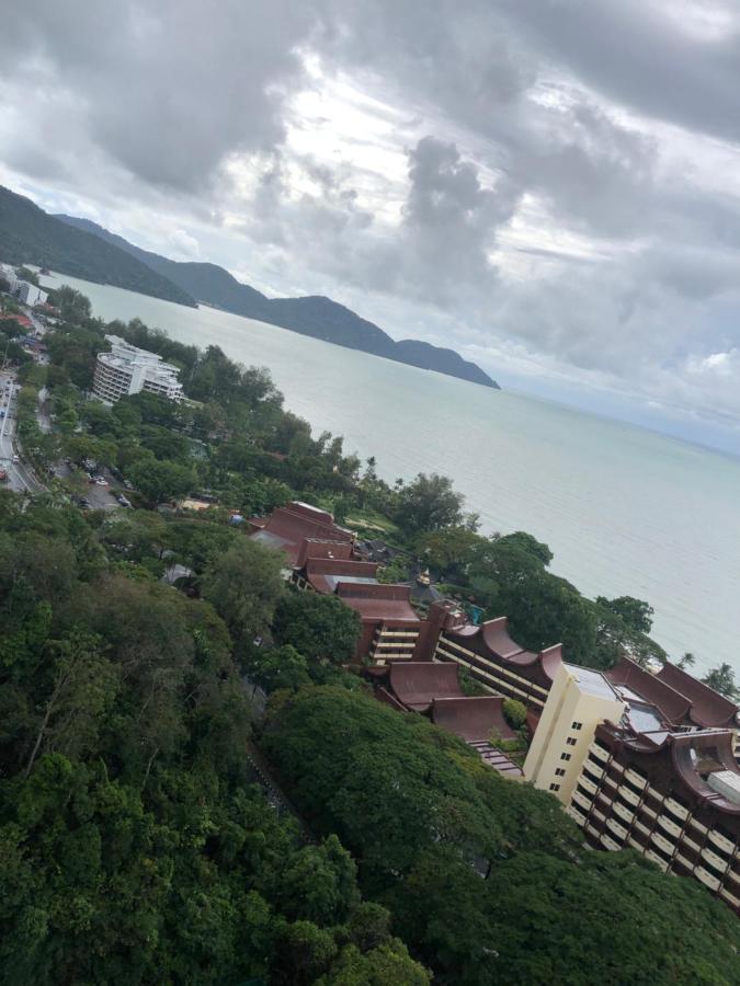 Beach Resort 7 Home Stay Sri Sayang Apartment Batu Ferringhi 3Bedroom Екстер'єр фото