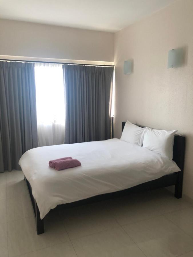 Beach Resort 7 Home Stay Sri Sayang Apartment Batu Ferringhi 3Bedroom Екстер'єр фото
