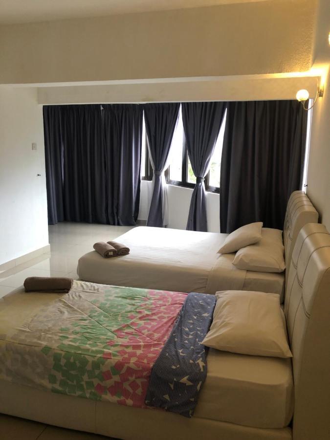 Beach Resort 7 Home Stay Sri Sayang Apartment Batu Ferringhi 3Bedroom Екстер'єр фото