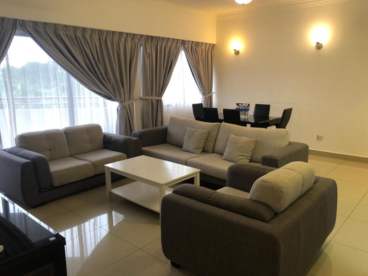 Beach Resort 7 Home Stay Sri Sayang Apartment Batu Ferringhi 3Bedroom Екстер'єр фото