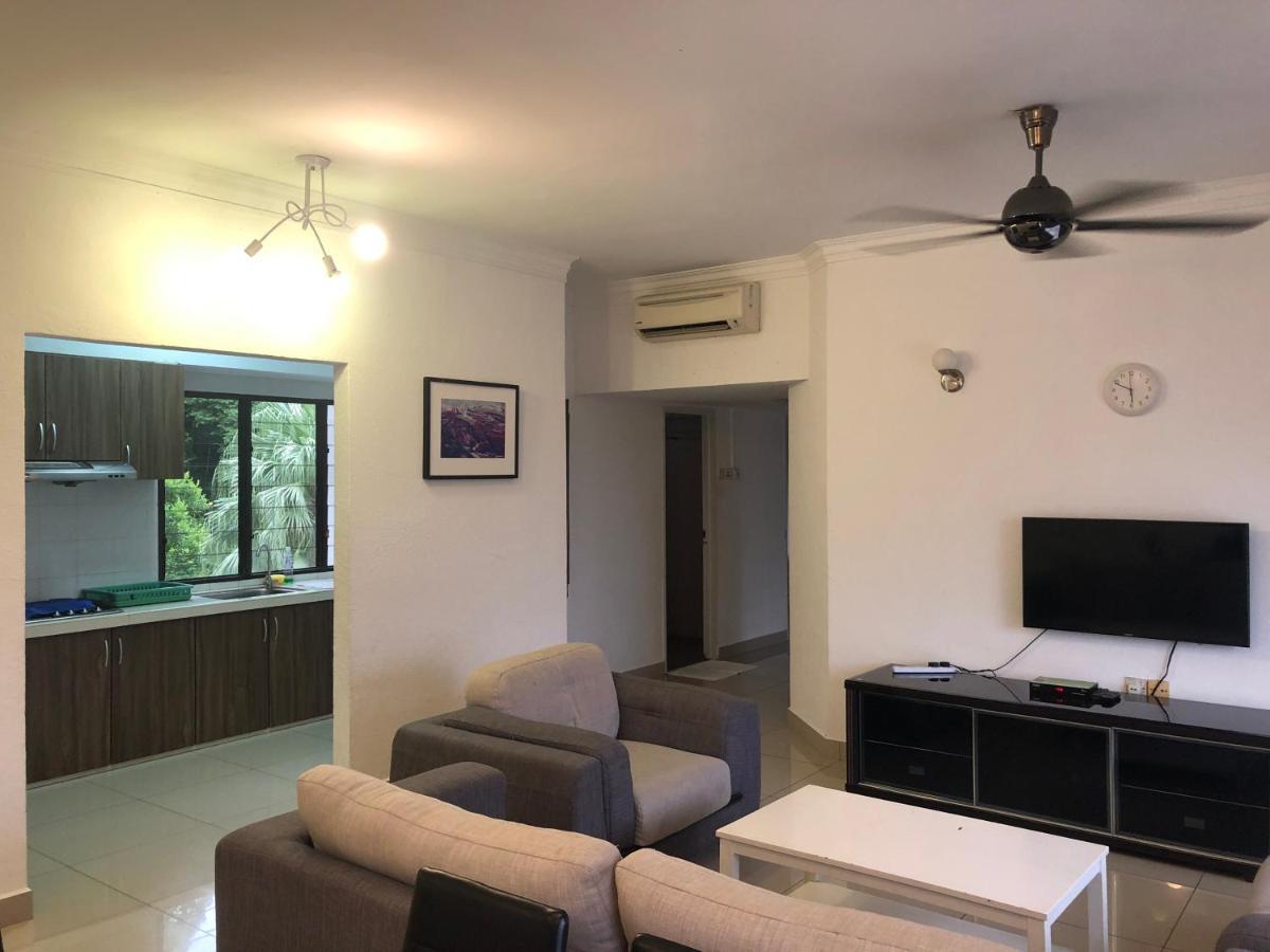 Beach Resort 7 Home Stay Sri Sayang Apartment Batu Ferringhi 3Bedroom Екстер'єр фото
