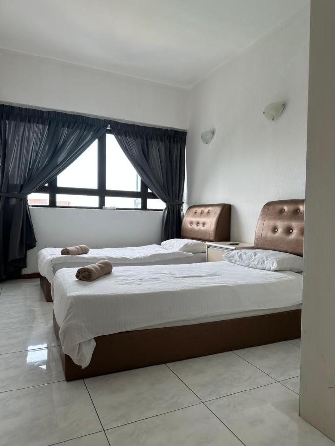 Beach Resort 7 Home Stay Sri Sayang Apartment Batu Ferringhi 3Bedroom Екстер'єр фото